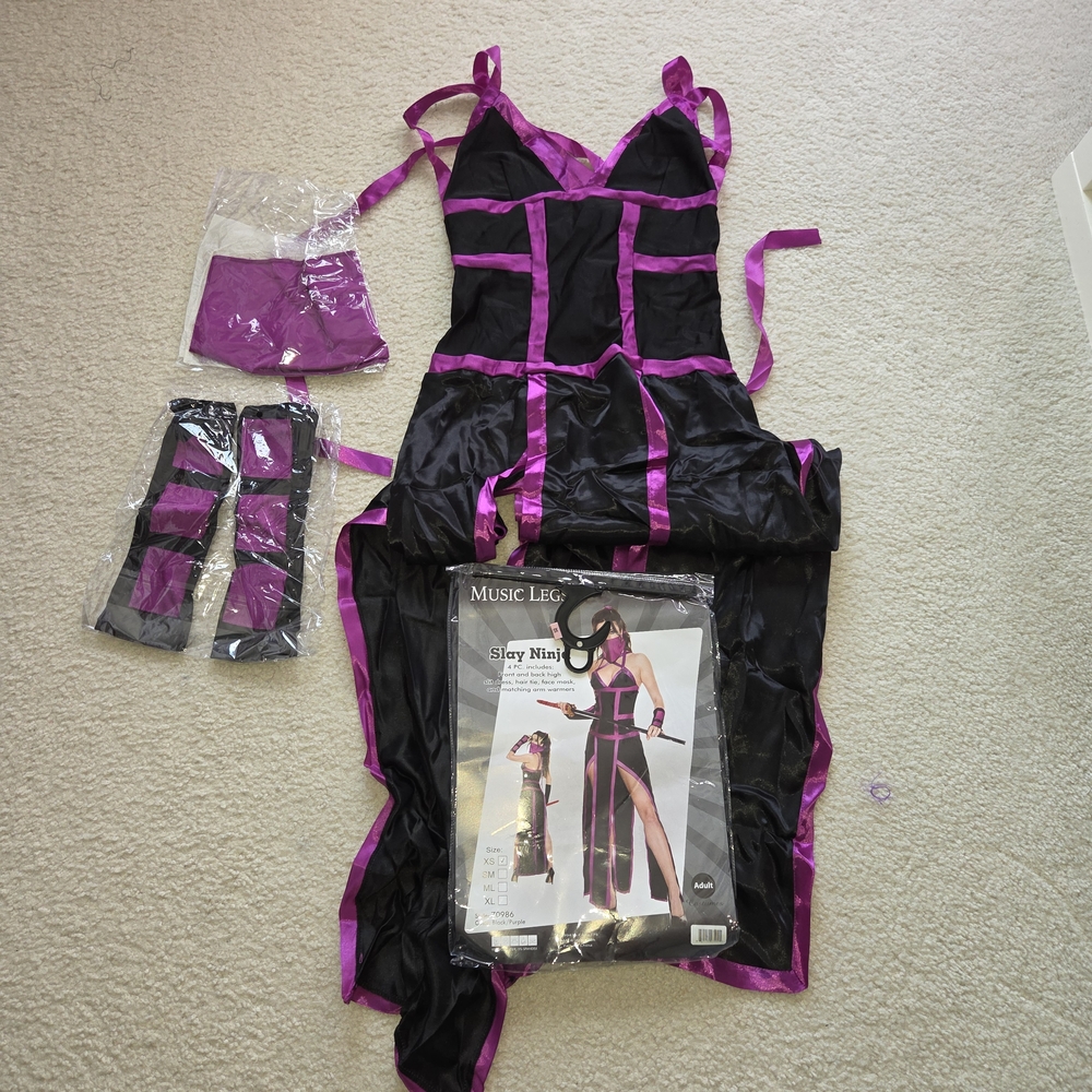 Music Legs Black and Pink Chemise Set